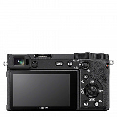 Sony A6600 con lente