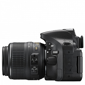 Nikon D5200 con lente