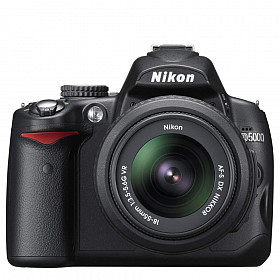 Nikon D5000 con lente