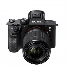 Sony Alpha A7 III + Lente 28-70 mm